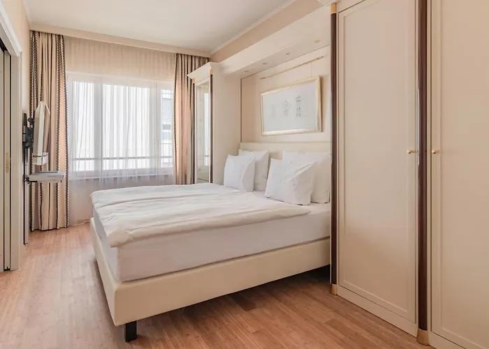 Aqua Aurelia Suitenhotel An Den Thermen באדן-באדן